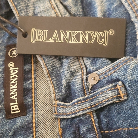 NWT BLANK NYC Stagger Hem Straight Leg Jeans Size 26 - Picture 6 of 8